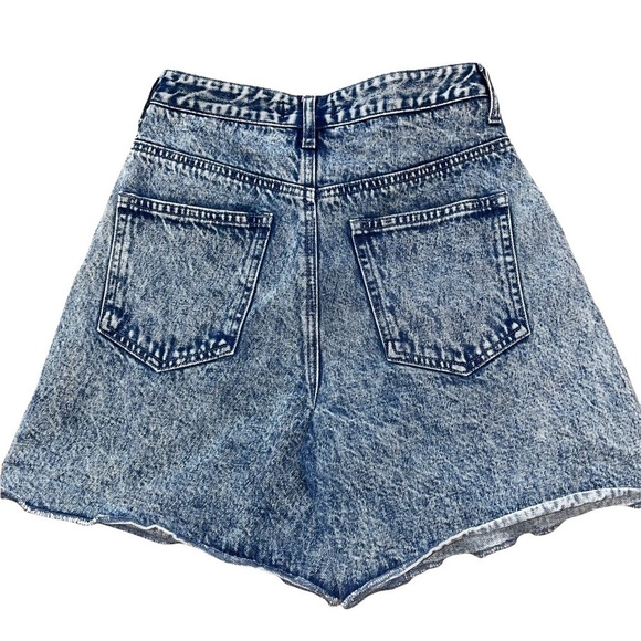 Forever 21 Shorts - High Rise Acid Wash Raw Hem - Size 26 - Picture 2 of 9